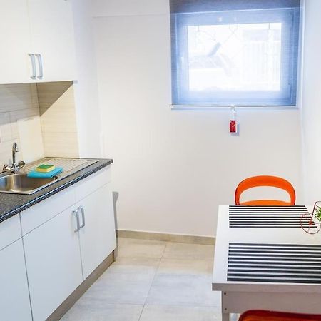 2 Bedrooms Apartment Close To Metro Dafni In Афіни Екстер'єр фото