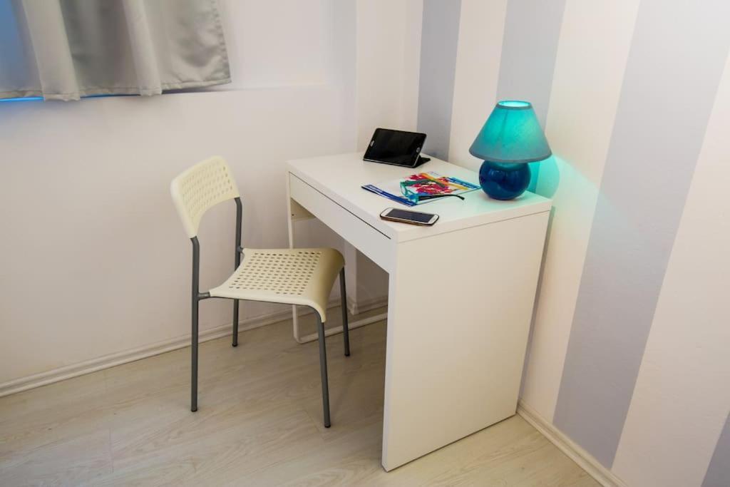2 Bedrooms Apartment Close To Metro Dafni In Афіни Екстер'єр фото