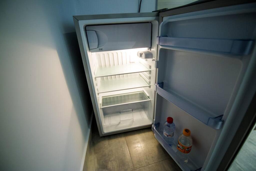 2 Bedrooms Apartment Close To Metro Dafni In Афіни Екстер'єр фото