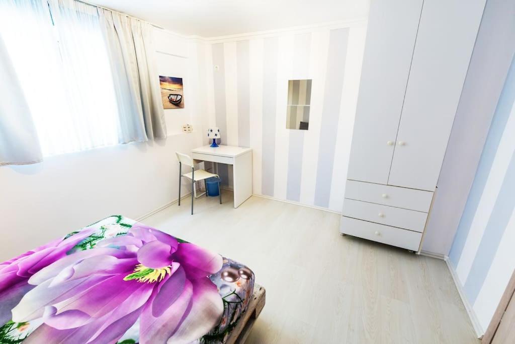 2 Bedrooms Apartment Close To Metro Dafni In Афіни Екстер'єр фото