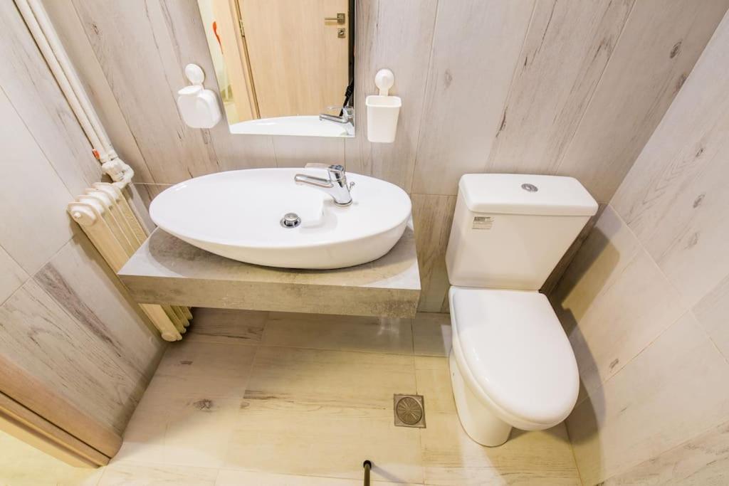 2 Bedrooms Apartment Close To Metro Dafni In Афіни Екстер'єр фото